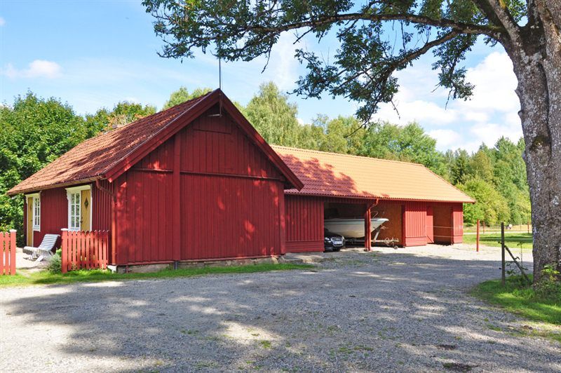 garage med gäststuga